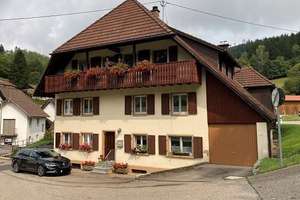 Wohnhaus mit Ökonomieteil und Doppelgarage im Kleinen Wiesental – Die vollständige Adresse der Immobilie erhältst du vom Anbieter., 79692 Neuenweg – Vorschaubild 1