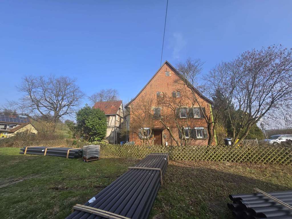 Immobilie in Weissach im Tal - Sanierungsbedürftiges EFH in Weissach im Tal (Aichholzhof) zu verkaufen... - Bild 1