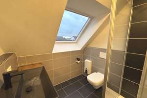 Komfortable 3-Zimmer-Wohnung mit Einbauküche, Süd-Ost-Balkonen und Außenstellplatz – Die vollständige Adresse der Immobilie erhältst du vom Anbieter., 53125 Röttgen, Bonn – Vorschaubild 8