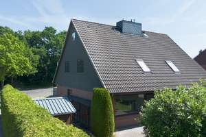 Kaminabende & Gartenglück:                       Gut durchdachtes Wohlfühlambiente – Die vollständige Adresse der Immobilie erhältst du vom Anbieter., 25335 Elmshorn – Vorschaubild 2