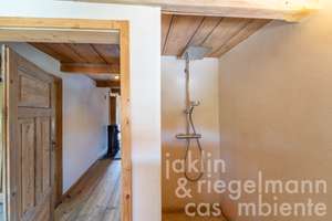 Ökologisch saniertes Bauernhaus mit 360 m² Wohnfläche, Ausbaureserve und eigenem Wald im Chiemgau – Die vollständige Adresse der Immobilie erhältst du vom Anbieter., 83547 Babensham – Vorschaubild 47