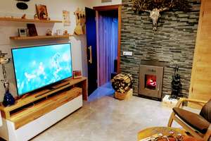 Attraktives WG-Zimmer in exklusiver 3-Zimmer-Wohnung mit Wellness, Sauna und Kamin