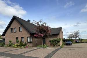 Großzügiges Zweifamilienhaus mit Entwicklungspotenzial in Jüchen – Garzweiler Allee 138, 41363 Jüchen – Vorschaubild 2