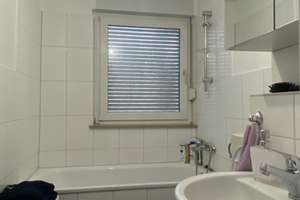 Zum 01.08: 2-Zimmer-Wohnung in Hassels - bald mit Garten, Übernahme der Küche möglich – Zoppoter Str. 21, 40599 Hassels, Düsseldorf – Vorschaubild 3