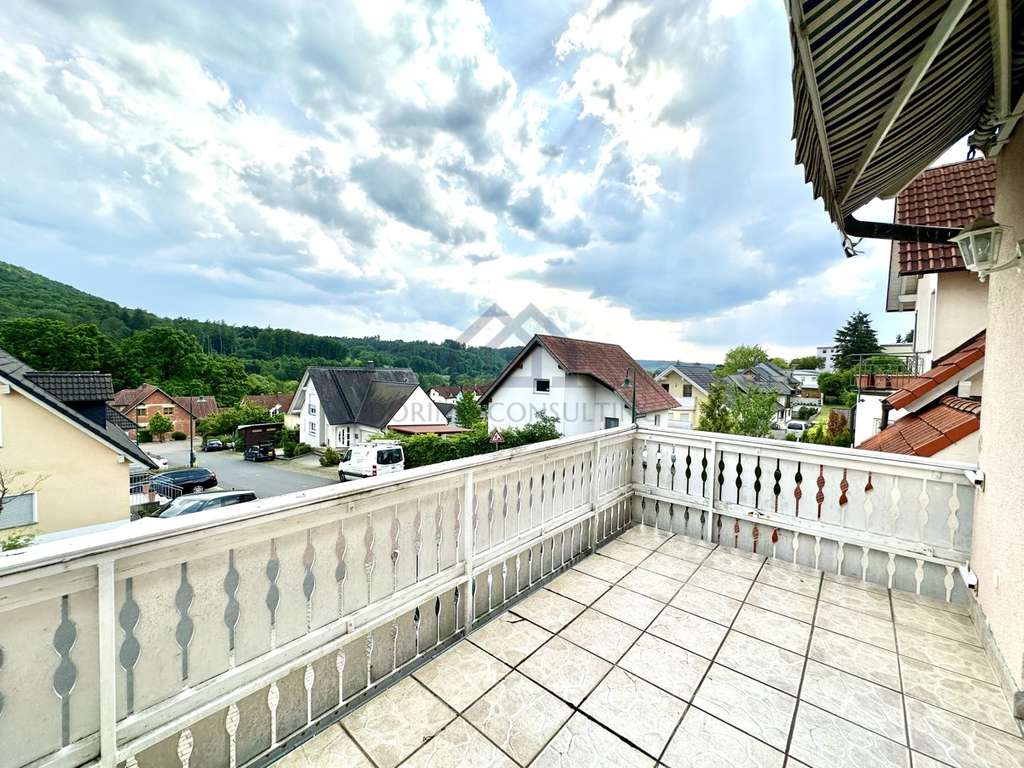 Immobilie in Laufach - Schönes Einfamilienhaus mit Weitblick und ELW - Bild 3