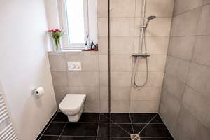 Moderne 3-Zimmer-Penthousewohnung, teilmöbliert, mit großer Terrasse – Top-Lage in Gerresheim – 40625 Gerresheim, Düsseldorf – Vorschaubild 8