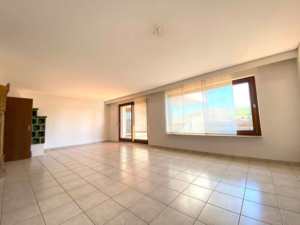 Immobilie in Berglen - Imposantes 2-Fam.-Haus mit Einliegerwohnung, 2 Garagen, Garten und überwältigender Aussicht - Bild 3