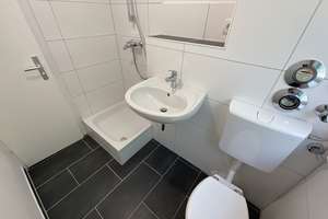 Frisch renovierte 2 Zimmer-Wohnung mit Tageslichtbad und Dusche – Ziegeleiweg 12, 23730 Neustadt in Holstein – Vorschaubild 10