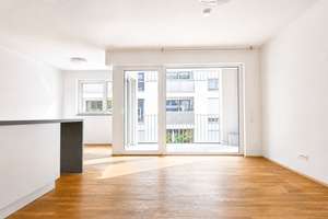Wunderschöne 4-Zimmer-Wohnung mit Küche und TG-Stellplatz im Dichterviertel!