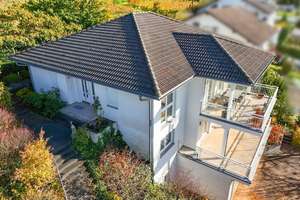 Exklusive Villa mit Panoramablick in Bestlage von Bensheim – Die vollständige Adresse der Immobilie erhältst du vom Anbieter., 64625 Bensheim – Vorschaubild 2