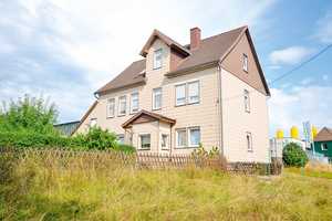 Gepflegtes Einfamilienhaus in solidem Zustand – Gniesbreite 1, 37632 Holzminden (Kreis) – Vorschaubild 1