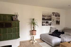 Wohnen im Grünen: Geräumiges Haus in Stoffen 
