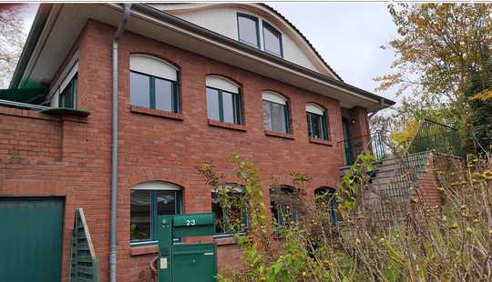 Bild von Charmantes Zweifamilienhaus mit großzügigem Garten und Potenzial