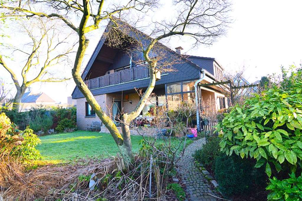 Immobilie in Bocholt - Attraktives Zweifamilienhaus mit zwei Wohneinheiten in stadtnaher Lage! - Bild 0