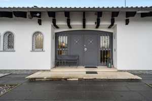 Exklusive Bungalow Villa mit WOW-EFFEKT! Pool, Sauna, Riesengarten, PV und viiiiiel Platz! – Reutlingen (Kreis) – Vorschaubild 2