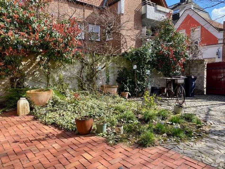 Garten bzw. Innenhof Ansicht 6