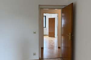 Helle und freundliche 2-Zimmer-Wohnung mit 2 Balkonen in Duisburg – Gärtnerstraße 53, 47055 Wanheimerort, Duisburg – Vorschaubild 4