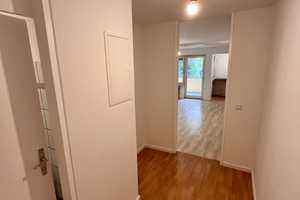 Vollständig modernisierte 1-Zimmer-Wohnung mit Balkon und Einbauküche in München Untergiesing – München – Vorschaubild 2