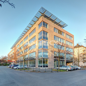 EDDI | Dachterrasse | Kernsanierte Büroflächen | E-Ladesäulen