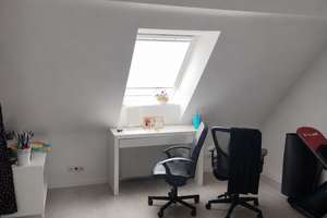 Drei Zimmer im Dachgeschoss: Ihr neues Zuhause in der Weststadt – Die vollständige Adresse der Immobilie erhältst du vom Anbieter., 76185 Weststadt, Karlsruhe – Vorschaubild 3