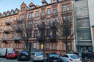 ruhige, schöne 3-Zimmerwohnung mit Einbauküche, Bad und Balkon in den Innenhof