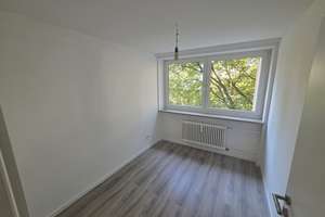 Helle und großzügige 4-Zimmer-Wohnung mit Balkon in bester Lage – ideal für Familien! – 80993 Alt-Moosach, München – Vorschaubild 11