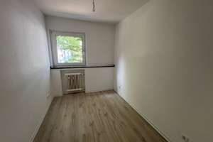 Renovierte 3 Zi.-Whng. mit Balkon - modernes Wannenbad mit Fenster - Duisburg Rheinhausen – Lortzingstraße 25, 47226 Rheinhausen-Mitte, Duisburg – Vorschaubild 5