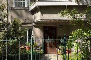 Kaufgelegenheit - “Haus im Haus” in Friedenau - Wohnen und Arbeiten über 2 Etagen mit Terrasse – Die vollständige Adresse der Immobilie erhältst du vom Anbieter., 12161 Friedenau, Berlin – Vorschaubild 2