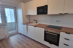 *****Sofort verfügbar! Sanierte und helle 4 Zimmer Wohnung mit Balkon in gefragter Lage***** – Merowingerstraße 55, 40225 Düsseldorf – Vorschaubild 1