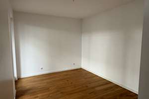 Hochwertige Eigentumswohnung im denkmalgeschützten KesselhausQuartier mit Balkon zum grünen Innenhof – Eberhard-Roters-Platz 13, 10965 Kreuzberg, Berlin – Vorschaubild 8