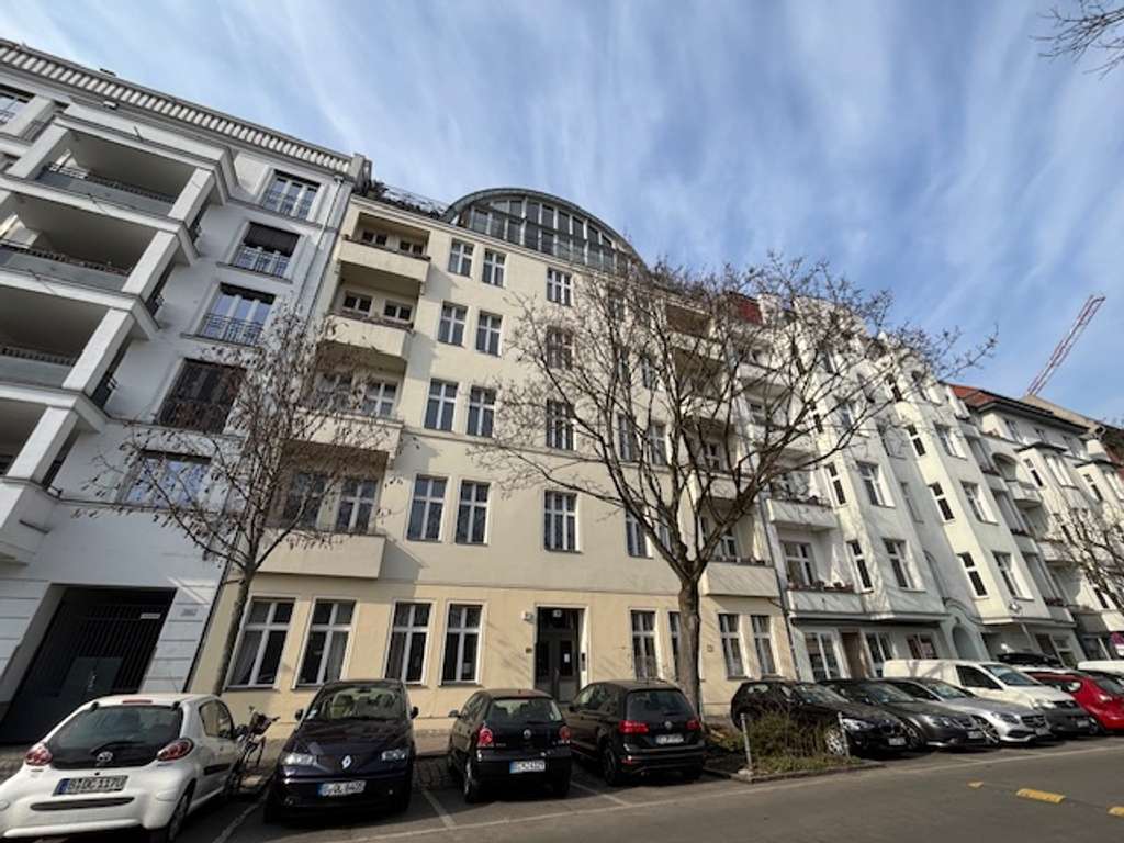 Immobilie in Berlin - „Vermietetes 1-Zimmer-Apartment am Reichstagsufer – Sanierungsobjekt mit Potenzial“ - Bild 2