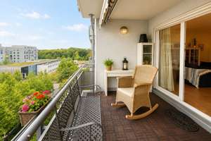 Großzügige 5-Zimmer-Wohnung mit zwei Balkonen in begehrter Lage am Rebstockpark
