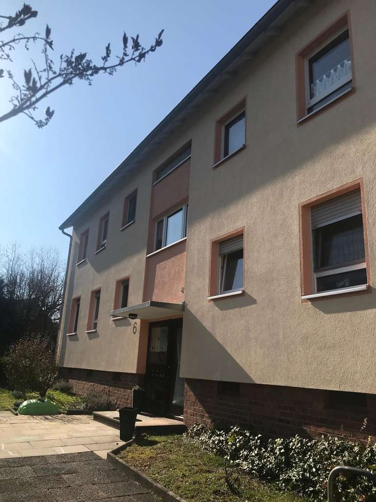 Immobilie in Steinau an der Straße - Zukunftssicher wohnen: Gepflegte 3-Zimmer-Wohnung mit Balkon, neuen Gasthermen & Photovoltaik - Bild 1