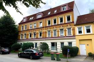 Exklusive 4-Zimmer-Dachgeschosswohnung für Studenten-WG - Frisch saniert | Neue Einbauküche