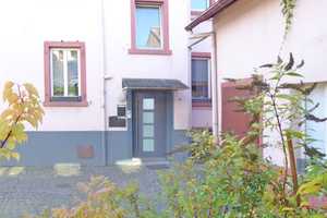 Frankfurt-Seckbach: 3-Familienhaus Whfl. 172 m² + ruhiges Hofhaus mit Flair - Möglichkeit zum Ausbau – Frankfurt am Main – Vorschaubild 4