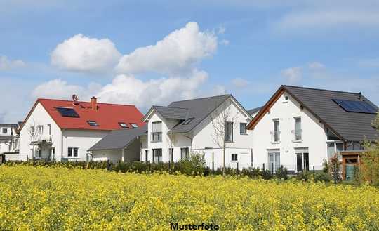 Mehrfamilienhaus mit 12 Wohnungen als Kapitalanlage - provisionsfrei