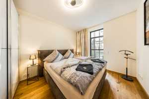NEU: 4-ZIMMER LOFT, 2 TERRASSEN, GARTEN, SOFORT BEZUGSFREI, STELLPLATZ, EINBAUKÜCHE, 2 BÄDER – Leipzig – Vorschaubild 6