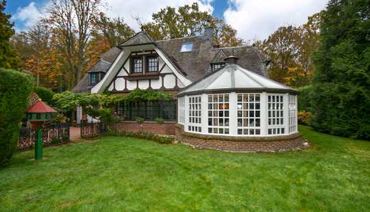 Bild von Eleganter Landhausstil trifft Naturidylle – Villa im Hardtwald