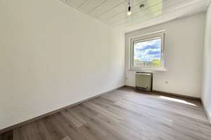 Gepflegte und renovierte 3 Zimmer Dachgeschosswohnung in BO-Höntrop – Die vollständige Adresse der Immobilie erhältst du vom Anbieter., 44869 Höntrop, Bochum – Vorschaubild 4