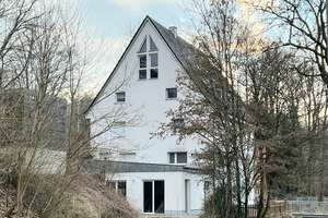 Vielseitiges 6-Familienhaus mit einer freien Wohnung und zusätzlichem Ausbaupotenzial