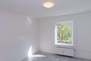 Teilmöblierte 2-Zimmer-Wohnung mit Balkon in Hamburg-Hummelsbüttel – Lentersweg 1, 22339 Hummelsbüttel, Hamburg – Vorschaubild 10
