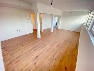Moderne DG-Wohnung mit Loggia und Einbauküche in Bad Dürrheim
