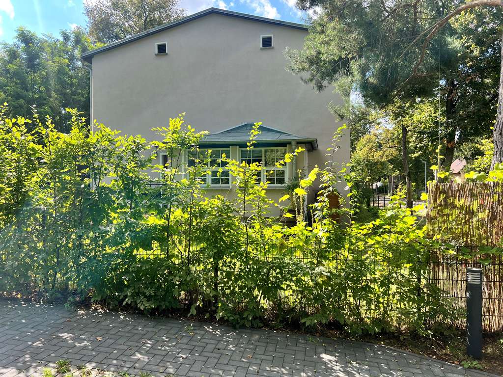 Immobilie in Schöneiche bei Berlin - 4 % Rendite*AB vorhanden! Gepflegtes Mehrfamilienhaus mit 5  Wohneinheiten in ruhiger Top-Lage - Bild 2