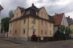 Schöne 3-ZKB im 1. Obergeschoss mit Balkon in Augsburg mit EBK