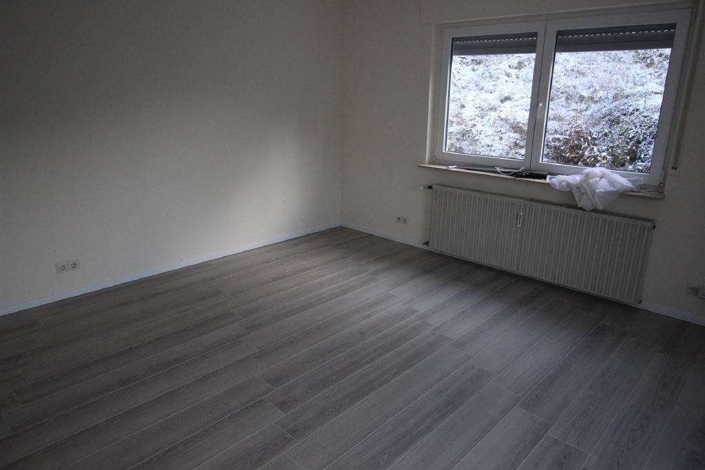 Immobilie in Kirschweiler - Renoviertes und gerade neu vermietetes Einfamilienhaus in Kirschweiler mit großem Wellnessbad  - Bild 4