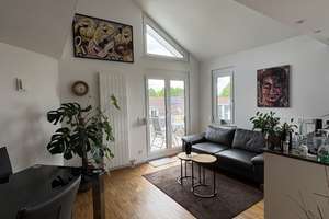 Hochwertige 2,5-Zimmer-Galeriewohnung mit Südwestbalkon & Blick ins Grüne in Heidelberg-Kirchheim – Die vollständige Adresse der Immobilie erhältst du vom Anbieter., 69124 Kirchheim, Heidelberg – Vorschaubild 2