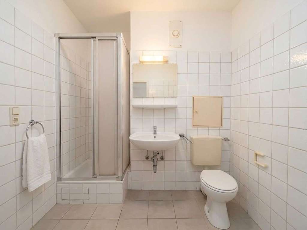 Immobilie in Leonberg - Frisch renovierte 1,5-Zimmer-Etagenwohnung mit Balkon und Außenstellplatz in Warmbronn - Bild 4