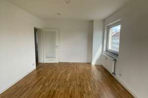 Helle 2-Zimmer-Wohnung im 4. OG ohne Aufzug in St. Leonhard! – Heinrichstr. 24, 90439 St. Leonhard, Nürnberg – Vorschaubild 2