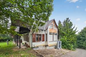 2-Fam-Haus in Pfaffenweiler ... ein Zuhause mit Entwicklungsperspektive auch für die große Familie ! – Servatiusstraße 9C, 79292 Pfaffenweiler – Vorschaubild 1