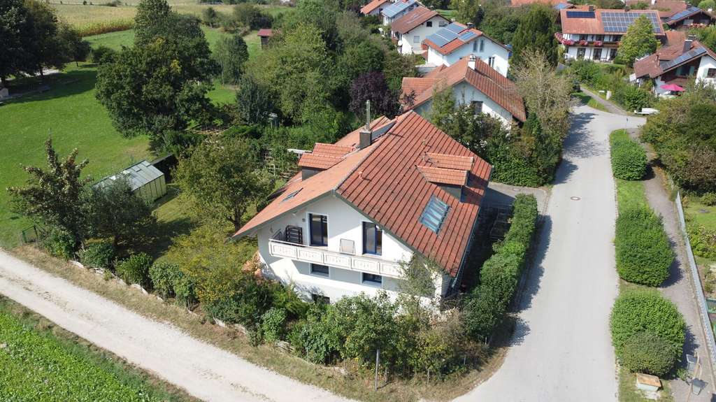 Immobilie in Polling - Natur. Ruhe. Weite. – Großzügiges Zweifamilienhaus mit vielseitigem Potenzial und traumhaftem Garten - Bild 3